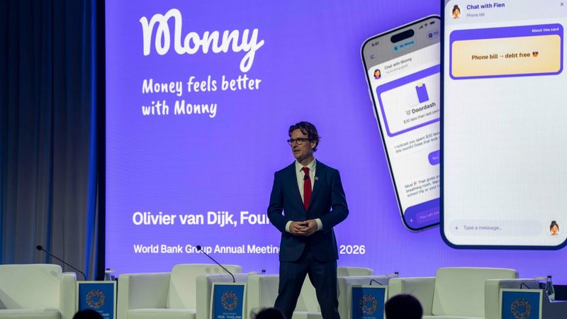 Monny op het wereldpodium van de G20 jaar bijeenkomst in Bangkok